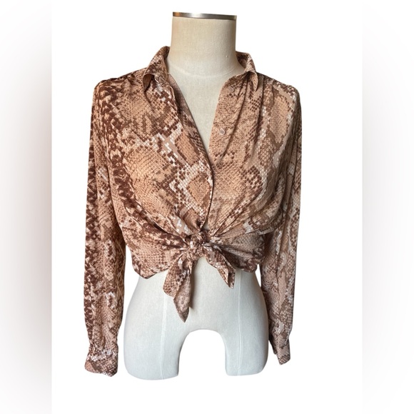 H&M snake skin pattern blouse - Picture 1 of 9